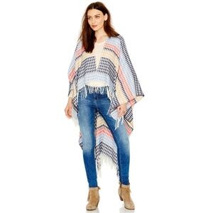 💕BCBGMAXAZRIA💕 Fiesta Triangle Wrap Poncho NWOT
